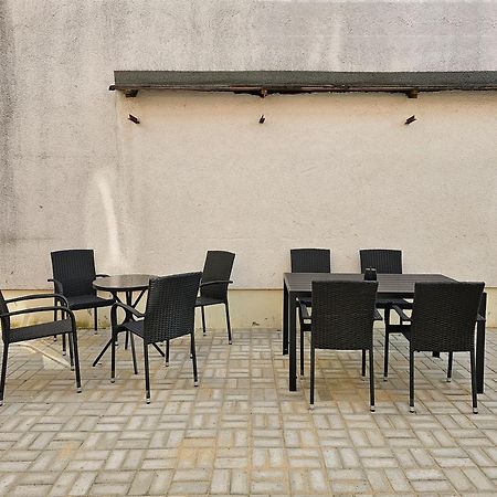 Schoene Grosse Ferienwohnung 79M2 Und 2 Baeder, Zentrumnah, 2Og Erfurt Exterior photo